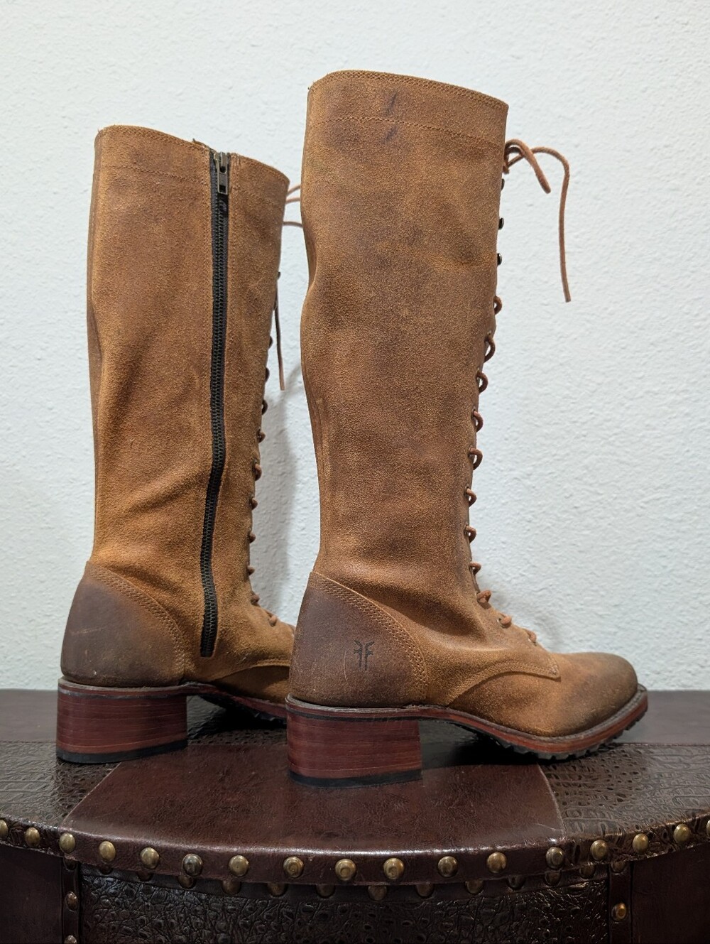 Frye Campus Lug Tall Lace Up Boots - Tan Suede - Size 8.5 - Picture 5 of 12